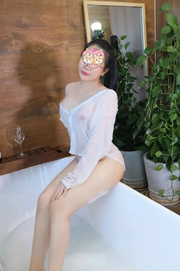 Hót Diệp Khanh 💋 Mình dây xinh tươi vú chắc mông cong bao phê
