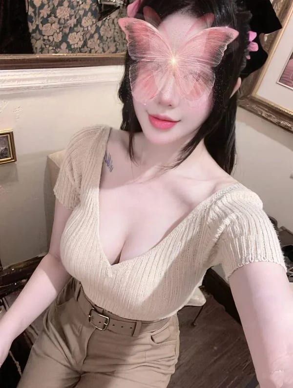 Linh Chi - Thiên Thần 2K2 Xinh Vô Đối, Trắng Trẻo Body Chảy Sữa[107]