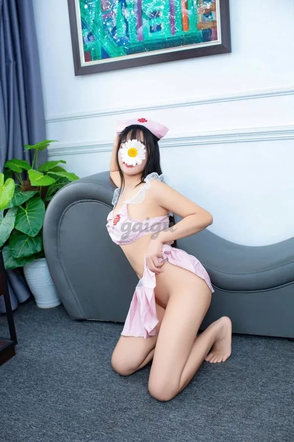 VY VY - EM HÀNG DÂM ĐÃNG - NGOAN HIỀN CHIỀU KHÁCH -VÚ TO TRÒN [2108]