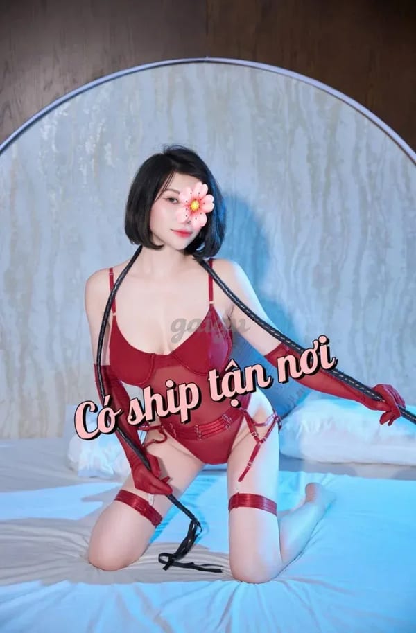 Linh Linh_ Mặt xinh, dáng đẹp, làm tình phê [1002]