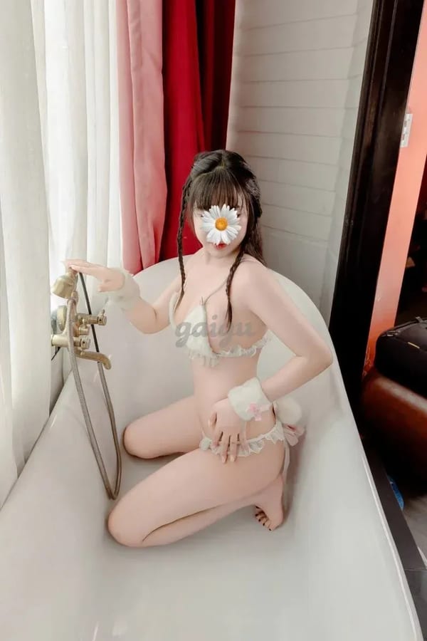 Bảo Bảo 98 Ngực Đẹp Nhiều nước [2680]