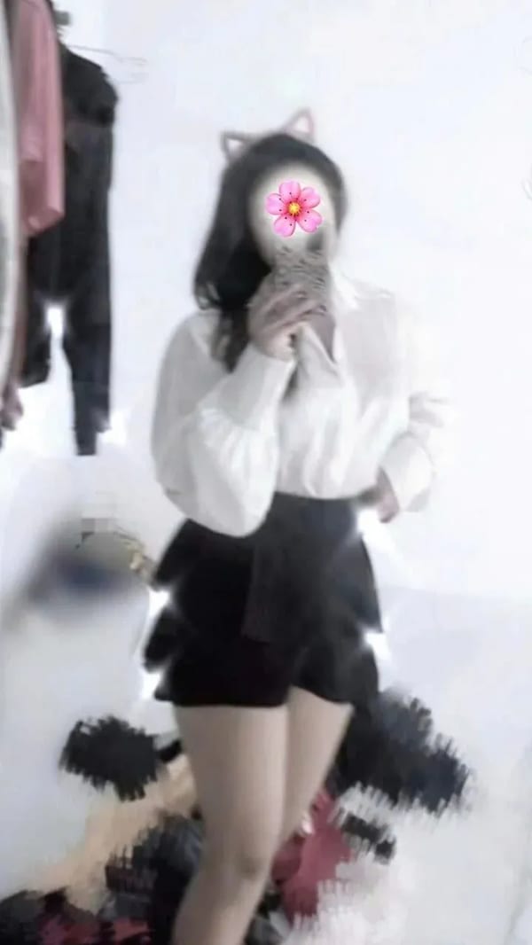 HÀ LINH XINH NGON MỘNG NƯỚC MÚP RỤP NHIỀU NƯỚC LOL